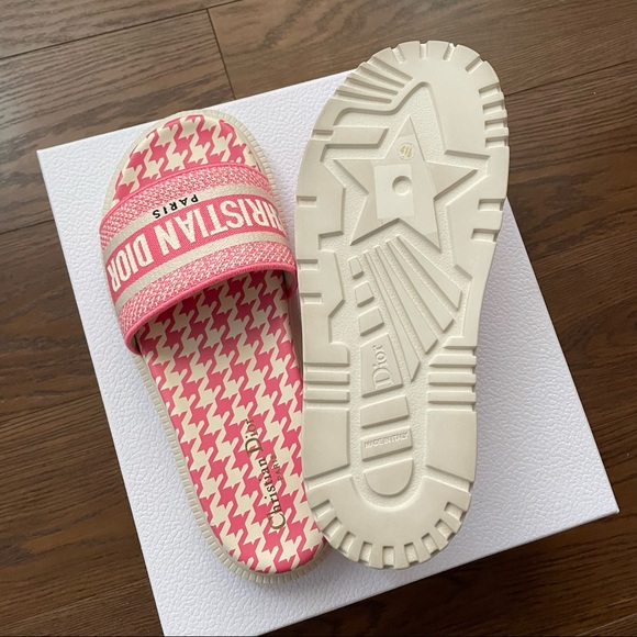 New in box Dior logo sandals - Picture 6 of 15